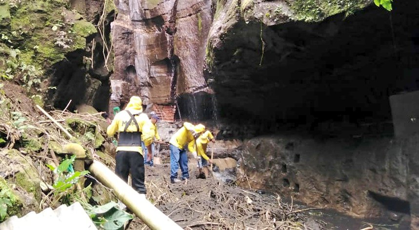 MOP remueve escombros en turicentro Los Chorros provocados por Amanda y Cristóbal mop-remueve-escombros-en-turicentro-los-chorros-provocados-por-amanda-y-cristobal